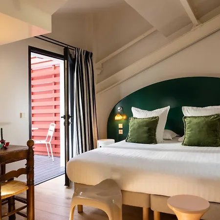 Kemaris Hotel 3*