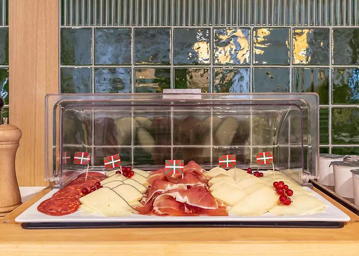 Kemaris Отель Биарриц