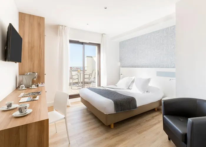 Kemaris Отель Биарриц