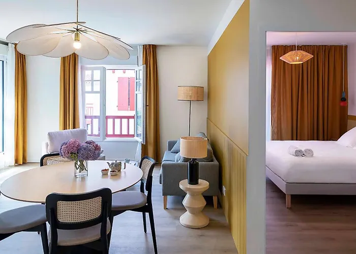 Kemaris Биарриц