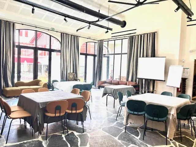 Kemaris Биарриц